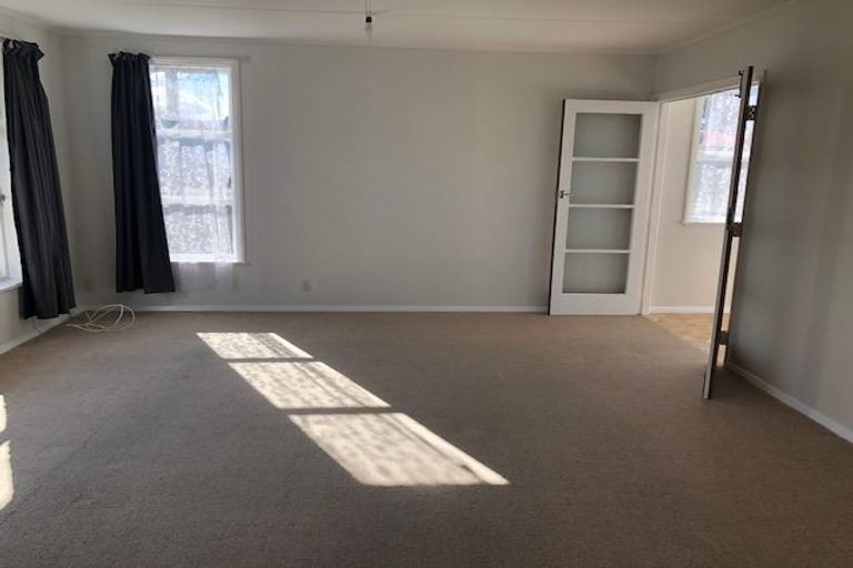 Photo of property in 74 Brandon Street, Featherston, 5710