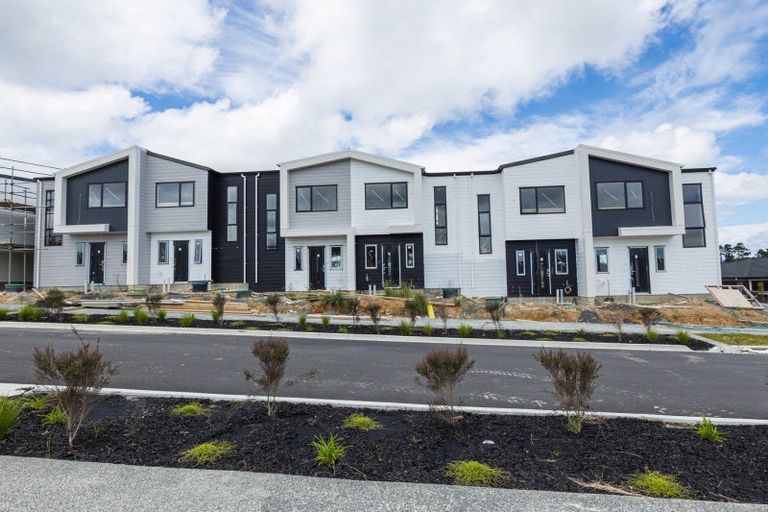 Photo of property in 12 Balthazar Road, Kumeu, 0810