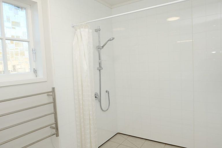 Photo of property in 2 Koromiko Road, Waikanae, 5036