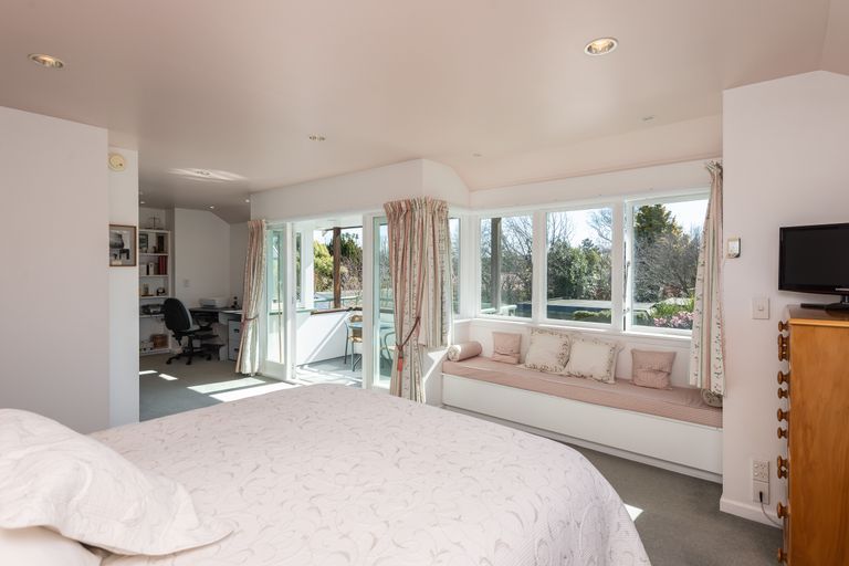 Photo of property in 37 Holly Road, St Albans, Christchurch, 8014