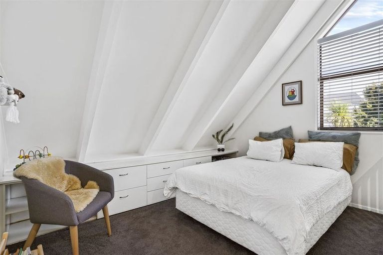 Photo of property in 1/7 Springfield Street, Forrest Hill, Auckland, 0620