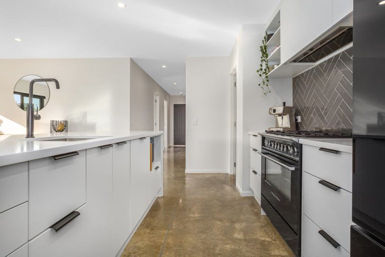 Photo of property in 27 Smithfield Road, Waikanae, 5391