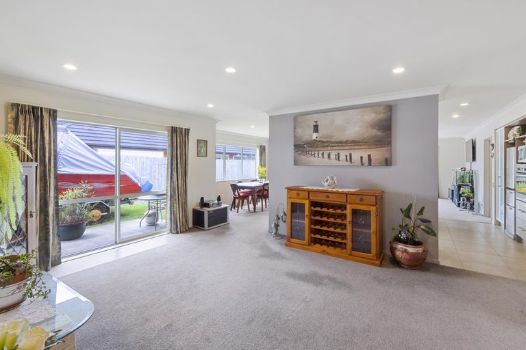 Photo of property in 3 Elie Place, Wattle Downs, Auckland, 2103
