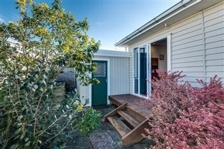 Photo of property in 1/11 Chester Street, Taradale, Napier, 4112
