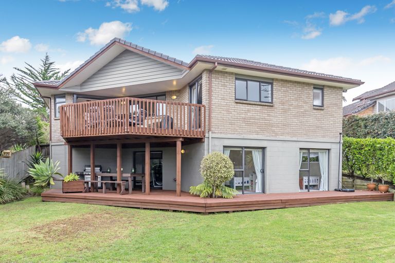 Photo of property in 9 Kingtide Place, Red Beach, 0932