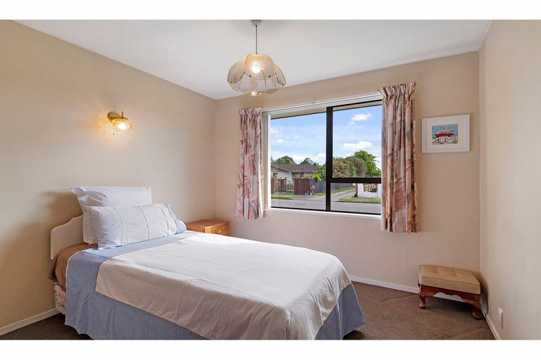 Photo of property in 23 Te Maru Place, Redwood, Christchurch, 8051