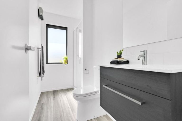 Photo of property in 37 Cunliffe Road, Redwood, Christchurch, 8051