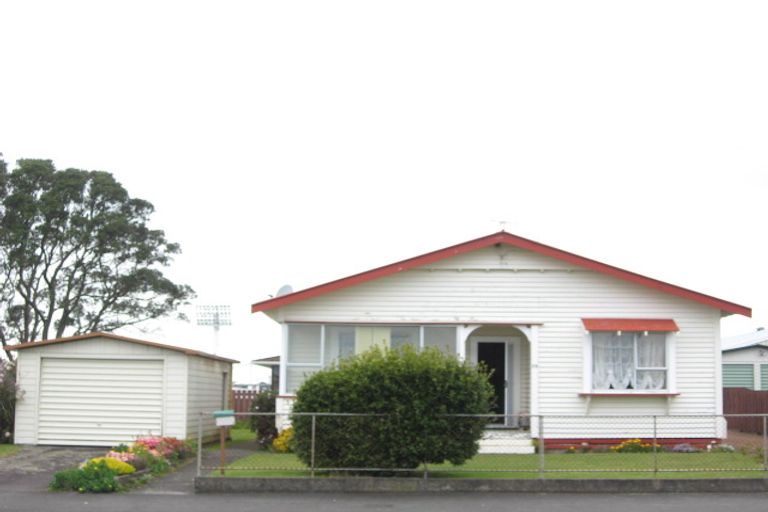 Photo of property in 29 Tukapa Street, Westown, New Plymouth, 4310
