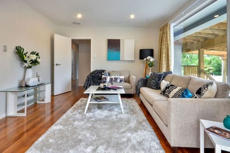 Photo of property in 27 Normanton Street, Glenfield, Auckland, 0629