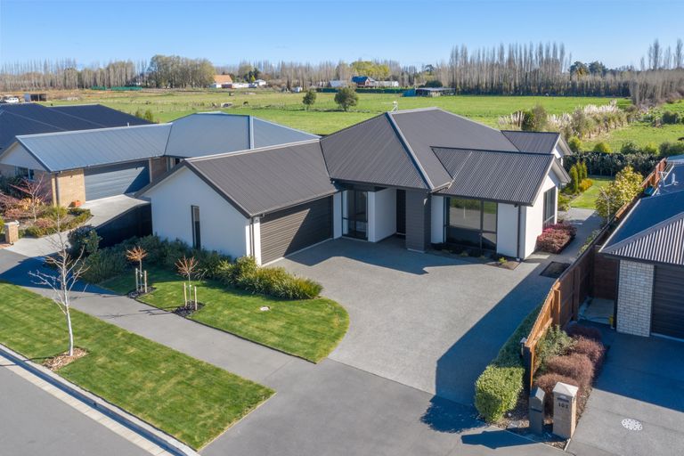 Photo of property in 105 Metehau Street, Marshland, Christchurch, 8083