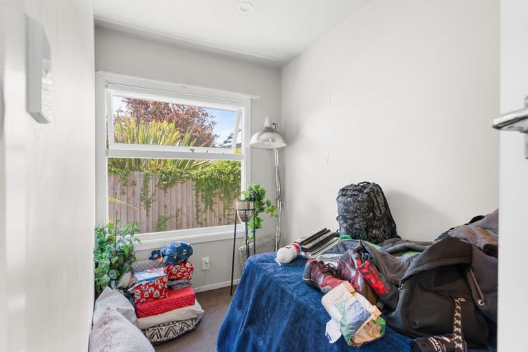 Photo of property in 2/27 Hills Road, Edgeware, Christchurch, 8013