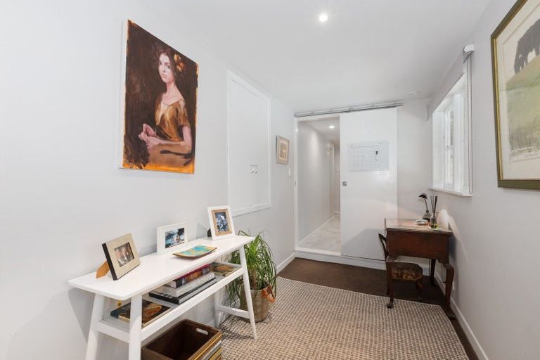 Photo of property in 15 Kowhai Street, Eastbourne, Lower Hutt, 5013