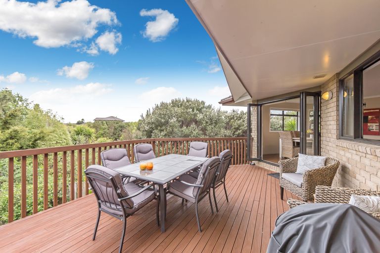 Photo of property in 9 Kingtide Place, Red Beach, 0932