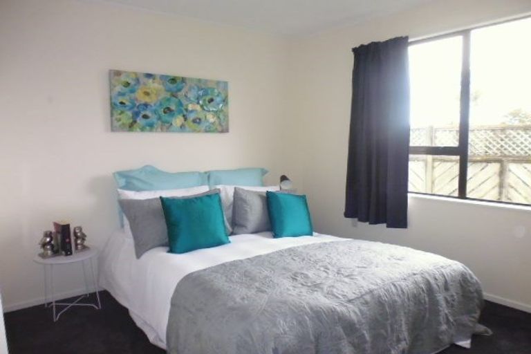 Photo of property in 2/87 Normandale Road, Normandale, Lower Hutt, 5010