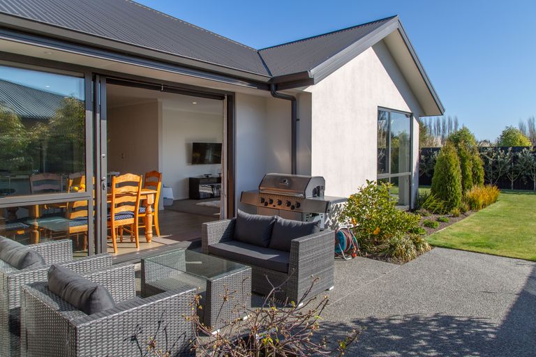Photo of property in 105 Metehau Street, Marshland, Christchurch, 8083