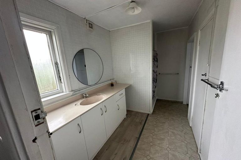 Photo of property in 39 Waerenga Road, Otaki, 5512