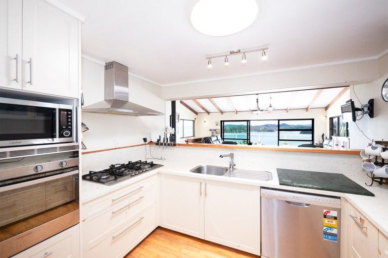 Photo of property in 34 Binnie Street, Paihia, 0200