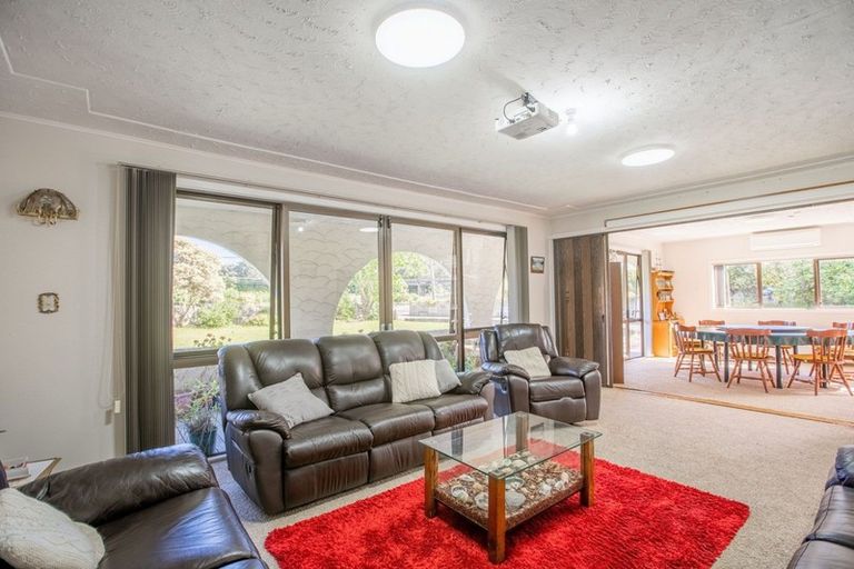Photo of property in 62 Hinemoa Street, Paraparaumu, 5032