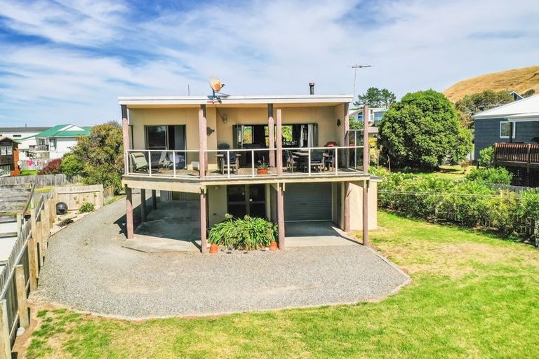 Photo of property in 14 Palm Parade, Riversdale Beach, Masterton, 5872
