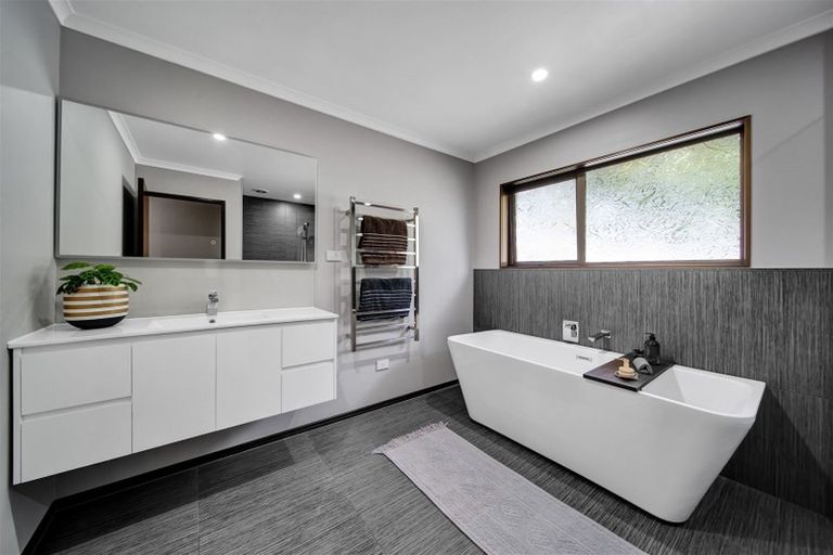 Photo of property in 24 Dillon Drive, Bell Block, New Plymouth, 4312