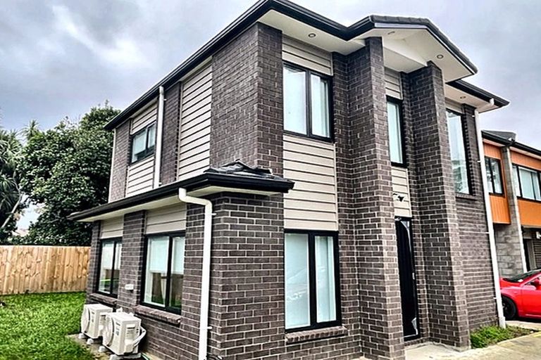 Photo of property in 14b Goldnib Place, Randwick Park, Auckland, 2105