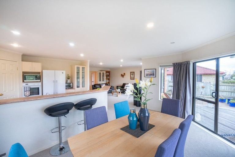 Photo of property in 143 Summerhill Drive, Fitzherbert, Palmerston North, 4410