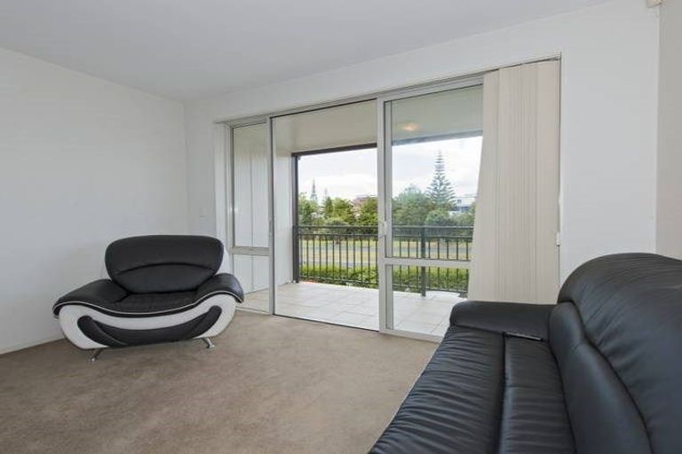 Photo of property in 4/28 Oneroa Road, East Tamaki, Auckland, 2013