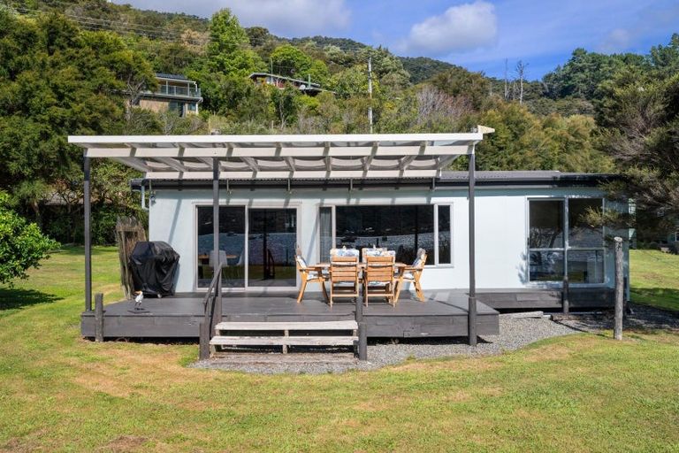 Photo of property in 1755 Queen Charlotte Drive, Linkwater, Picton, 7281