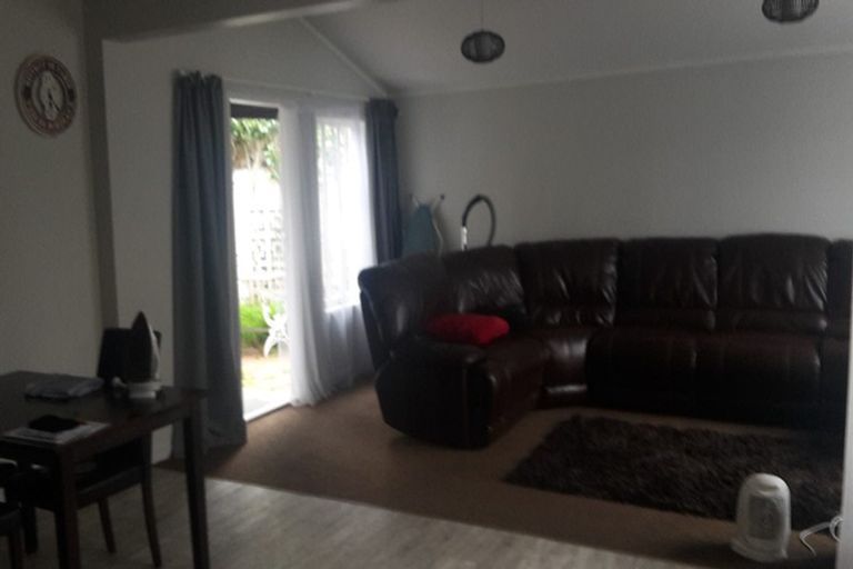 Photo of property in 1/101 Eversleigh Road, Belmont, Auckland, 0622