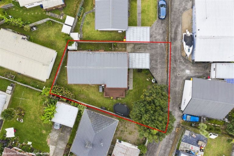 Photo of property in 1/12 Aurea Avenue, Pakuranga, Auckland, 2010