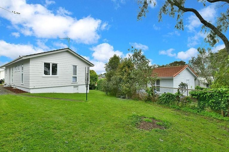 Photo of property in 56 Taurus Crescent, Beach Haven, Auckland, 0626