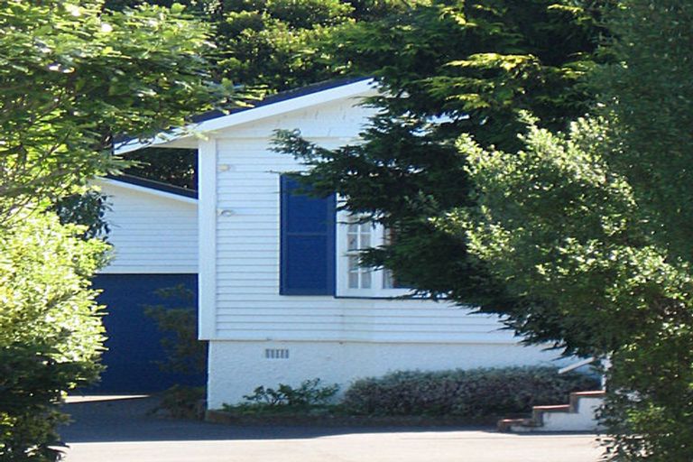 Photo of property in 18 Nicholson Road, Khandallah, Wellington, 6035