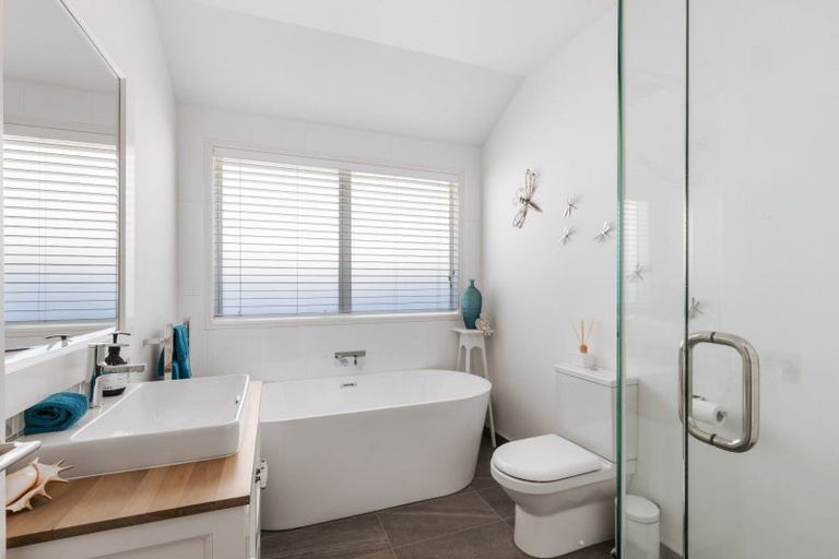 Photo of property in 46 Cassinia Close, Papamoa Beach, Papamoa, 3118