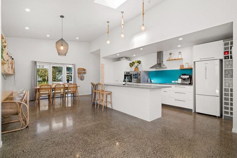 Photo of property in 32a Ohuirehe Road, Coastlands, Whakatane, 3120