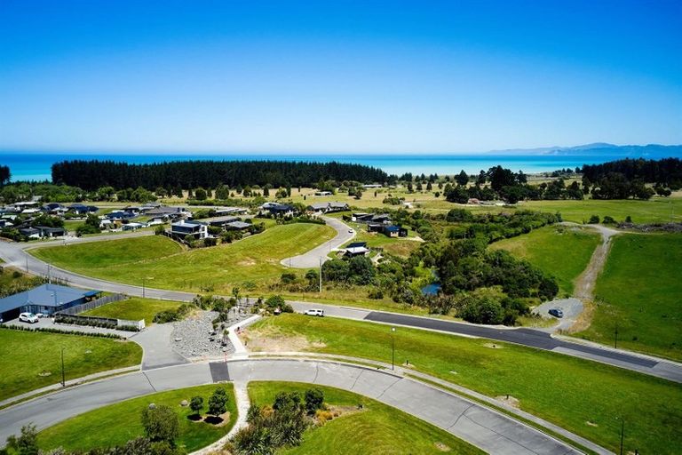 Photo of property in 35 Knowles Crescent, Kaikoura Flat, Kaikoura, 7371