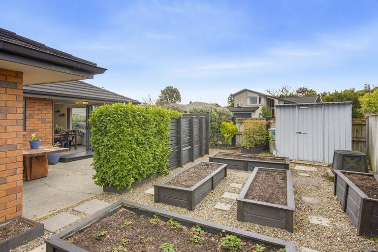 Photo of property in 20 Gandalf Crescent, Paraparaumu, 5032