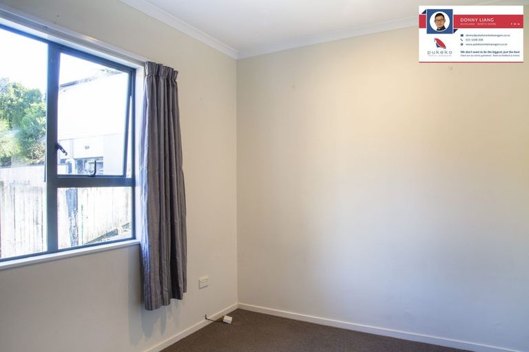 Photo of property in 2/682 East Coast Road, Pinehill, Auckland, 0630
