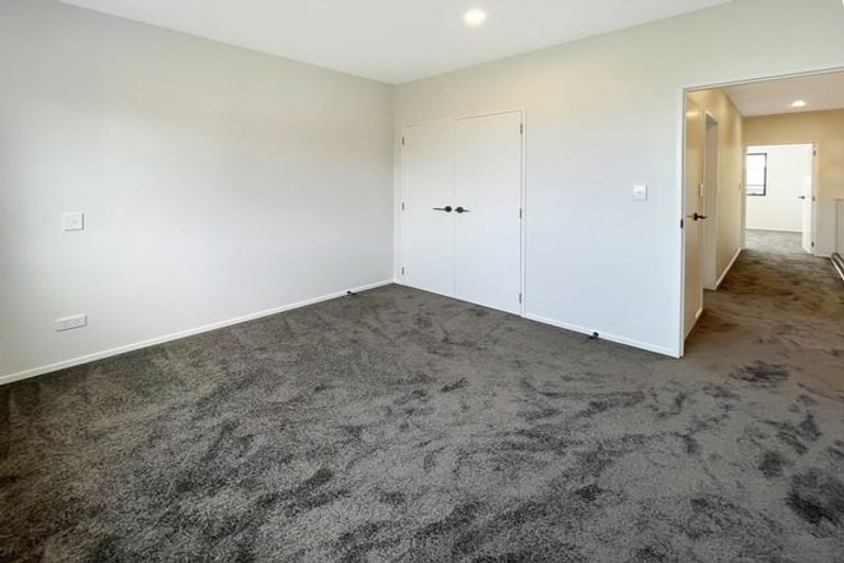 Photo of property in 7a Ballial Place, West Harbour, Auckland, 0618