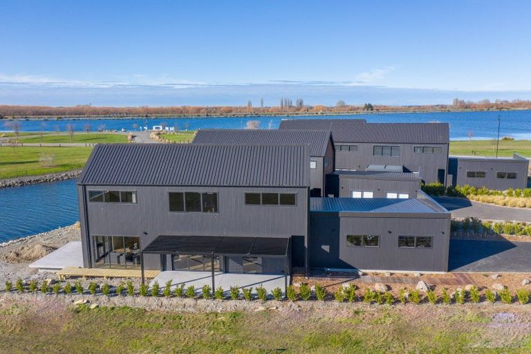 Photo of property in 203 Lake Hood Drive, Huntingdon, Ashburton, 7774