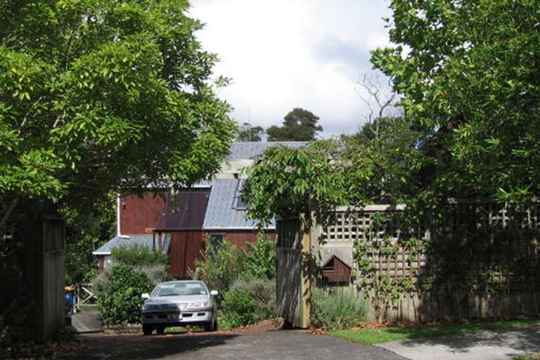 Photo of property in 11 Claret Place, Henderson, Auckland, 0612