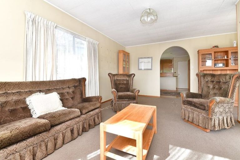Photo of property in 1/32 Manuwai Road, Torbay, Auckland, 0630