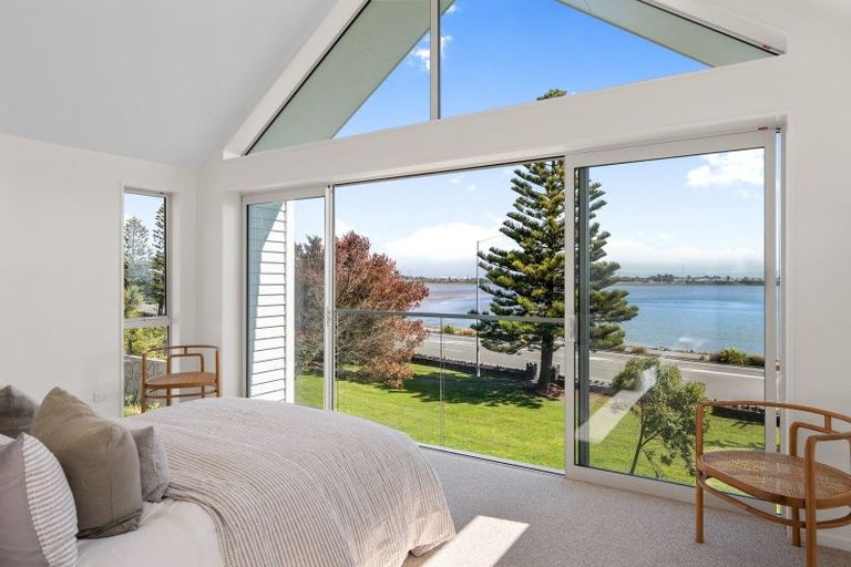 Photo of property in 2/1 The Brae, Mount Pleasant, Christchurch, 8081