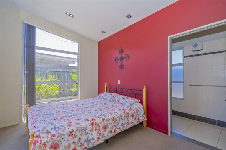 Photo of property in 22 Wells Place, Whitianga, 3510