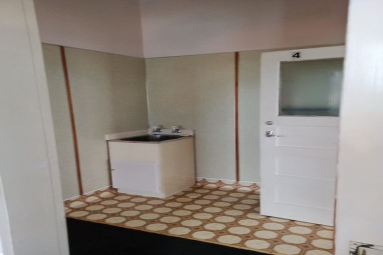 Photo of property in 5 Claremont Grove, Mount Victoria, Wellington, 6011