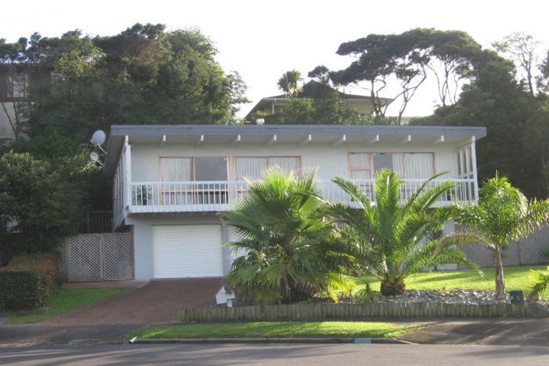 Photo of property in 55 Chatswood Grove, Chatswood, Auckland, 0626