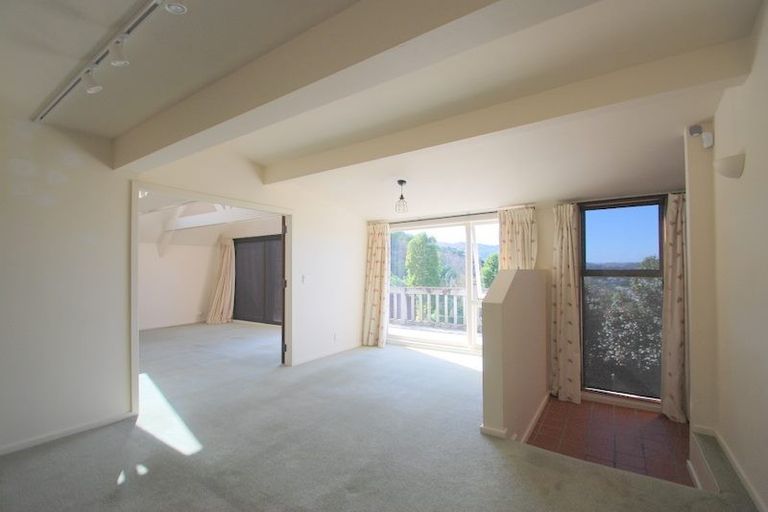 Photo of property in 3 Sarah Way, Crofton Downs, Wellington, 6035