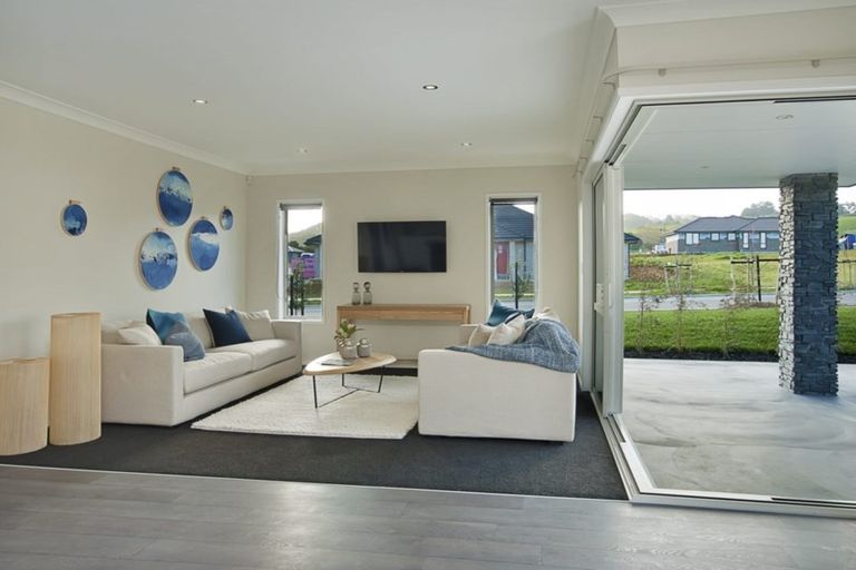 Photo of property in 2b Masters Road, Waiuku, 2681