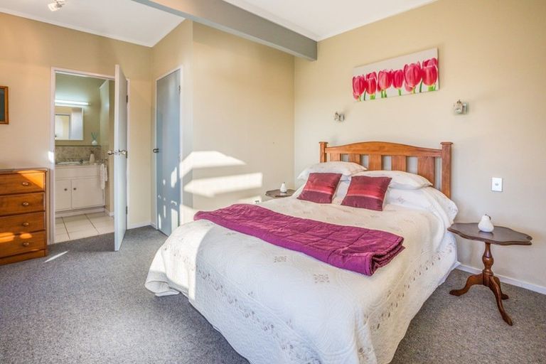 Photo of property in 28 Leeward Drive, Whitby, Porirua, 5024