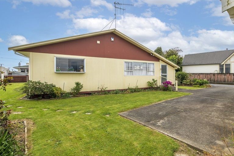 Photo of property in 2 Winslow Place, Levin, 5510