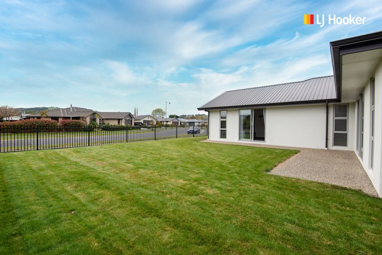 Photo of property in 8 Kinloch Place, Mosgiel, 9024